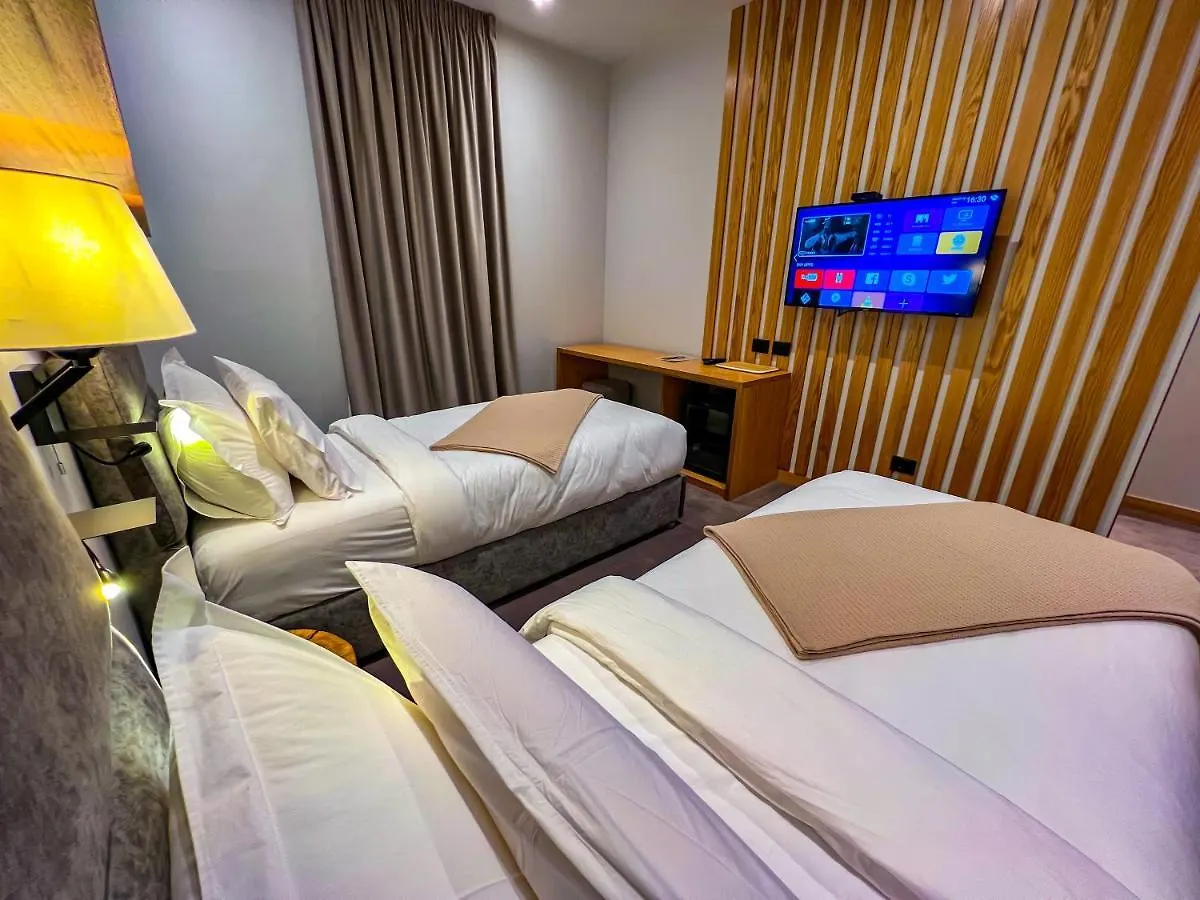 ****  Hotel Kulla E Bajraktarit Boge Albanien